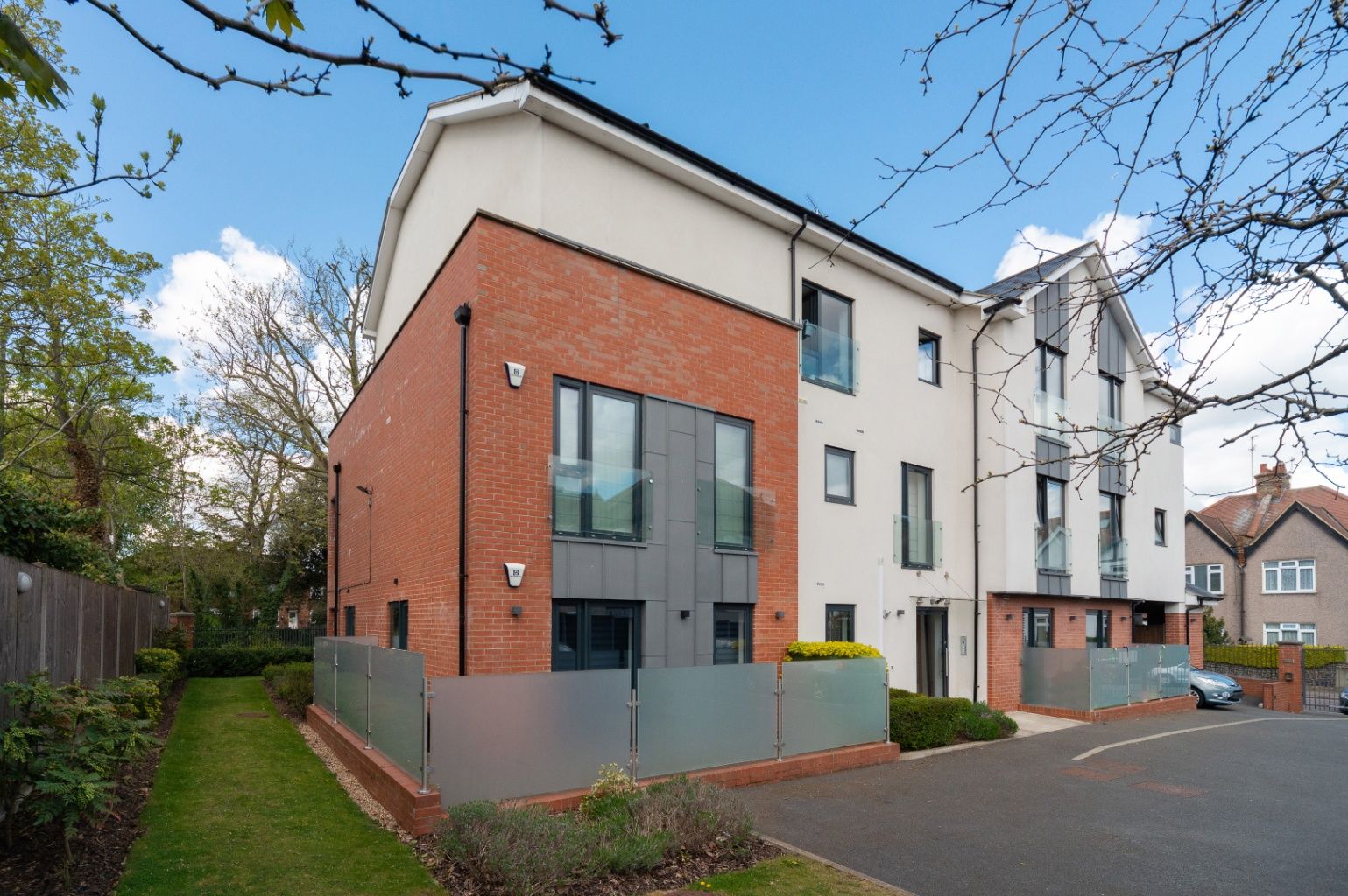 Sandstone Lodge, East Finchley, London N2  