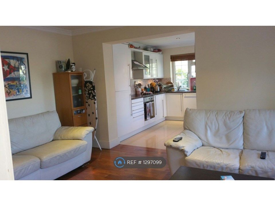 3 bed end terrace house to rent in College Gardens, London SW17 Zoopla