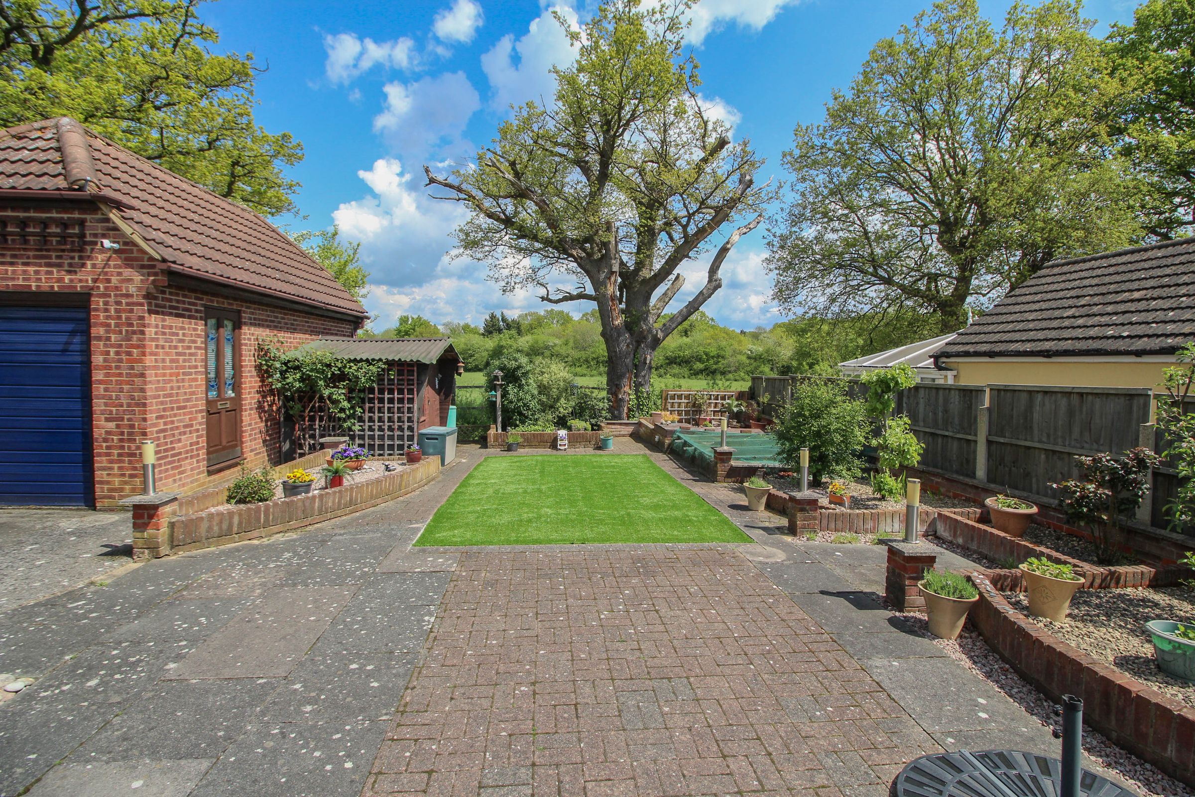 Southbourne Grove, Wickford SS12  