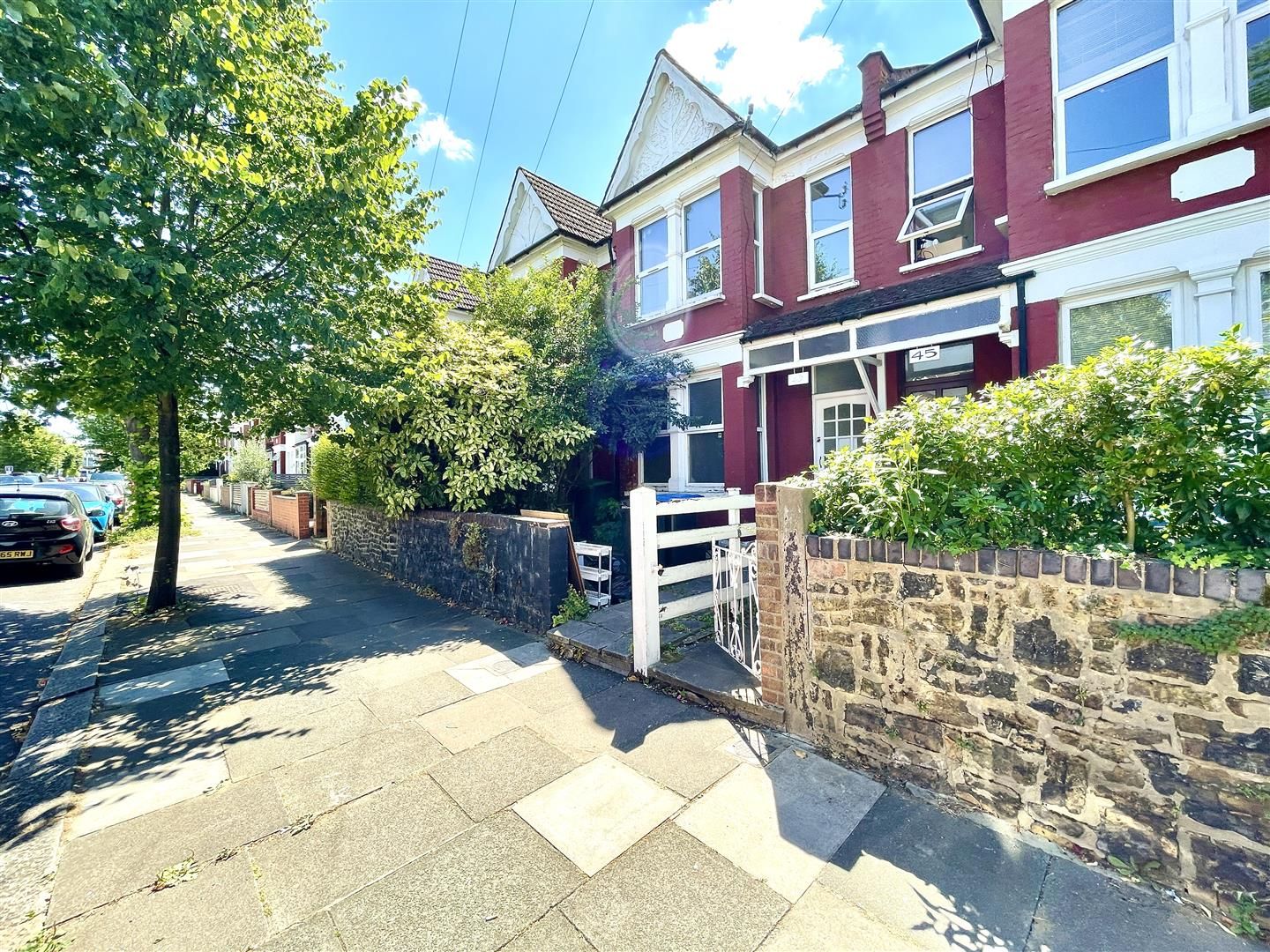 3 bed terraced house for sale in York Road, Bounds Green N11 Zoopla