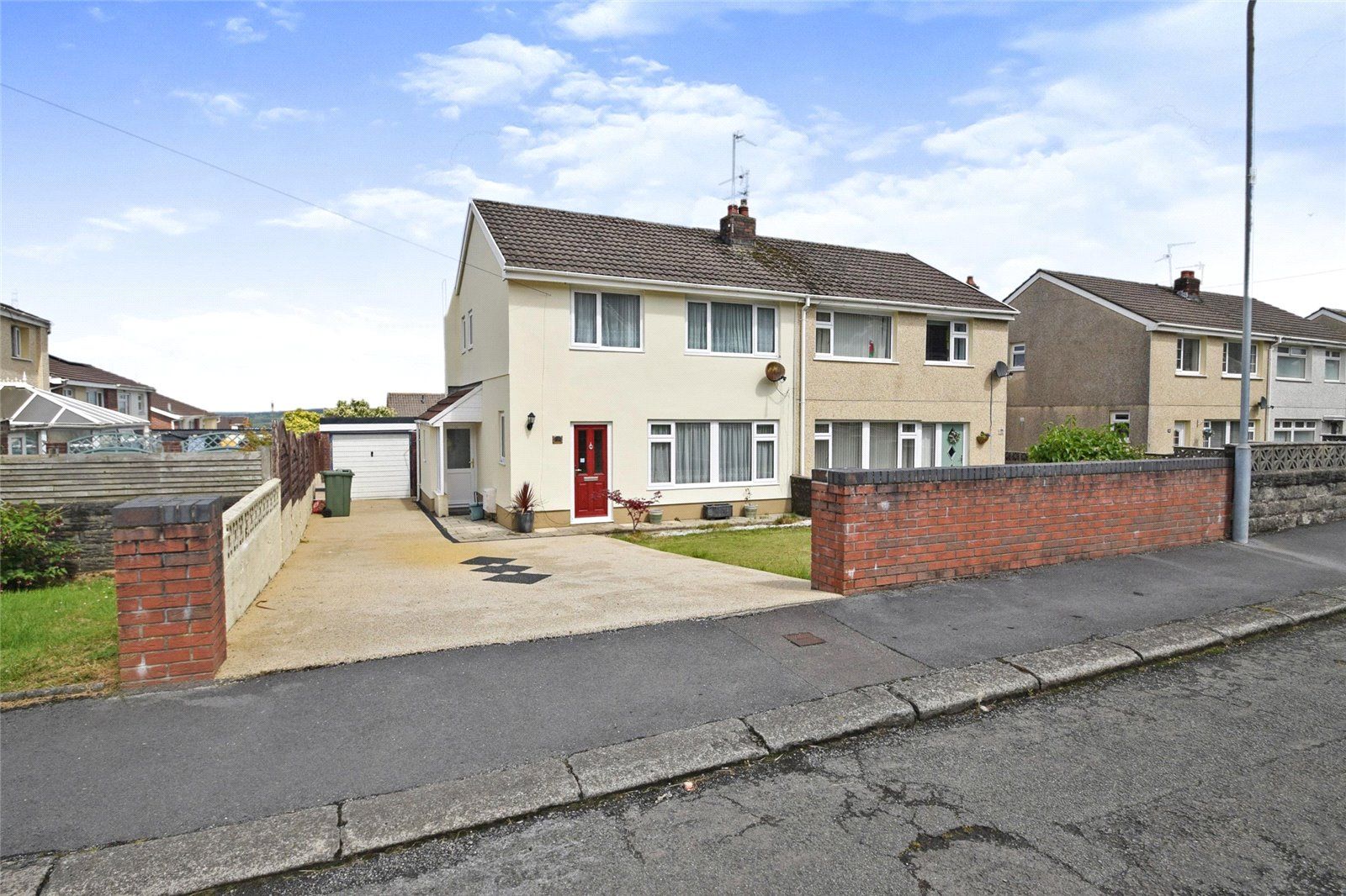 3 bed semidetached house for sale in Trilwm, Trimsaran, Kidwelly