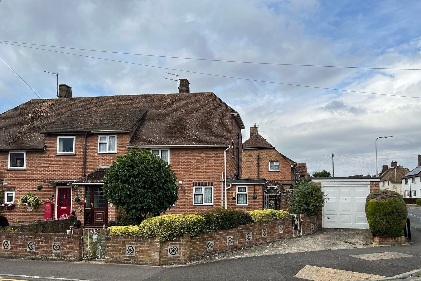 3 bed semidetached house for sale in Chestnut Crescent, Newbury RG14