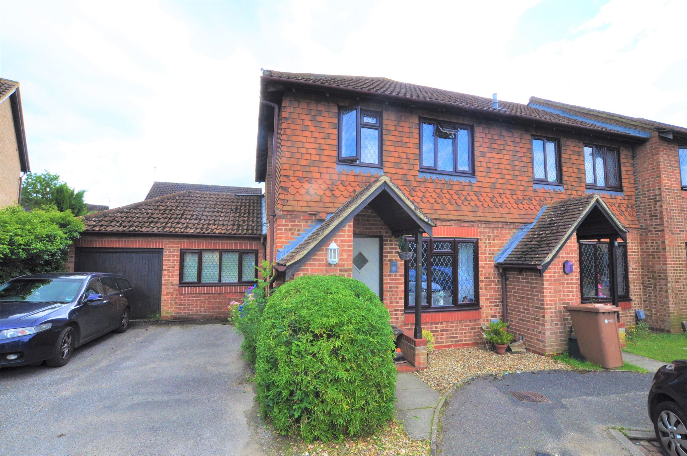 4 bed end terrace house for sale in Newark Close, Burpham, Guildford