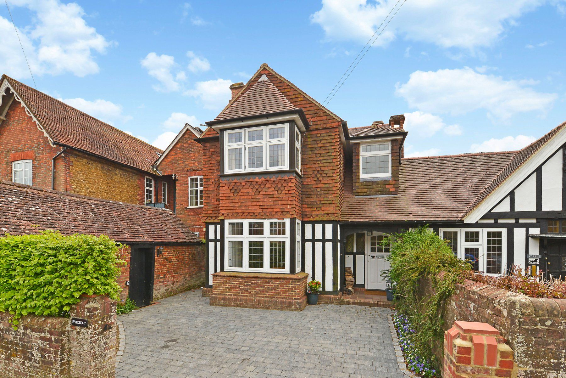 3 bed semidetached house for sale in Surrey GU7 Zoopla