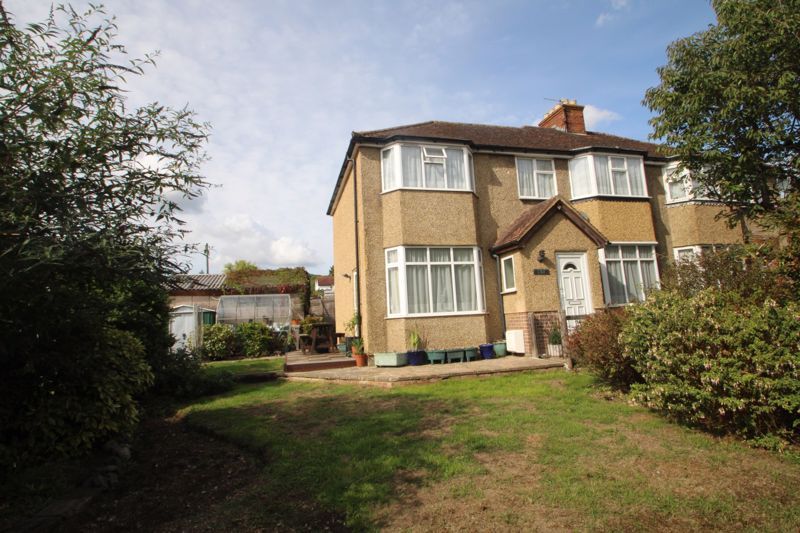 4 bed semidetached house for sale in Micklefield Road, High