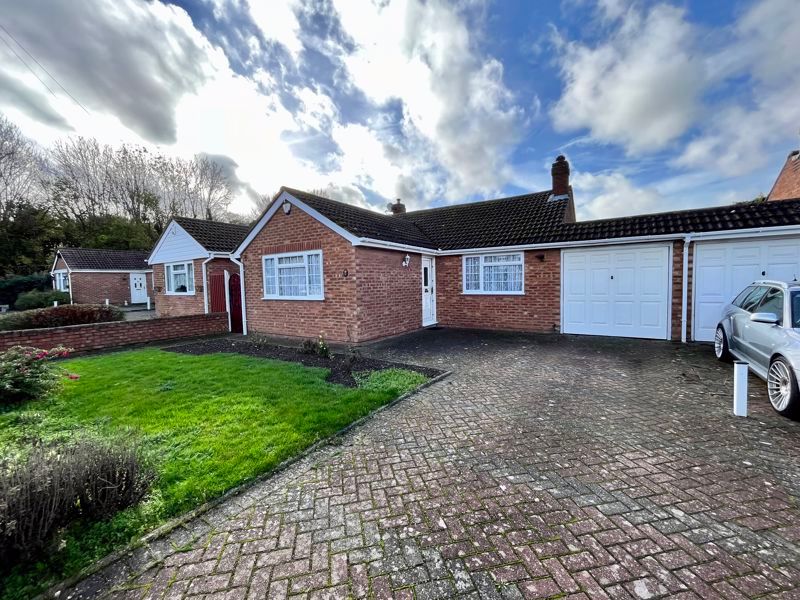 2 bed detached bungalow for sale in Cemetery Road, Houghton Regis