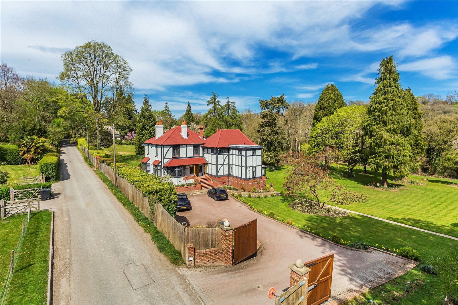 6 bed detached house for sale in Butlers Dene Road, Woldingham