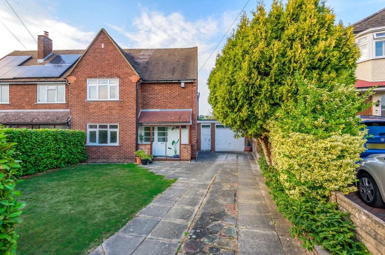 3 bed semidetached house for sale in Charterhouse Road, Orpington