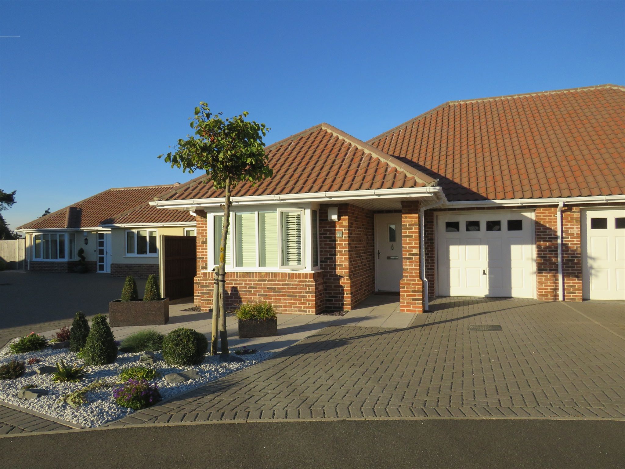 2 bed semidetached bungalow for sale in Gainsford Gardens, ClactonOn
