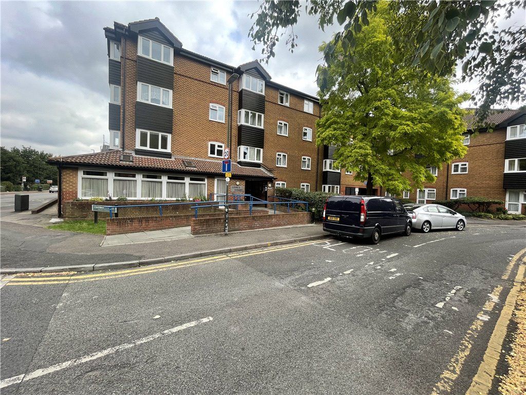 2 bed flat for sale in Chatsworth Place, Mitcham CR4 Zoopla