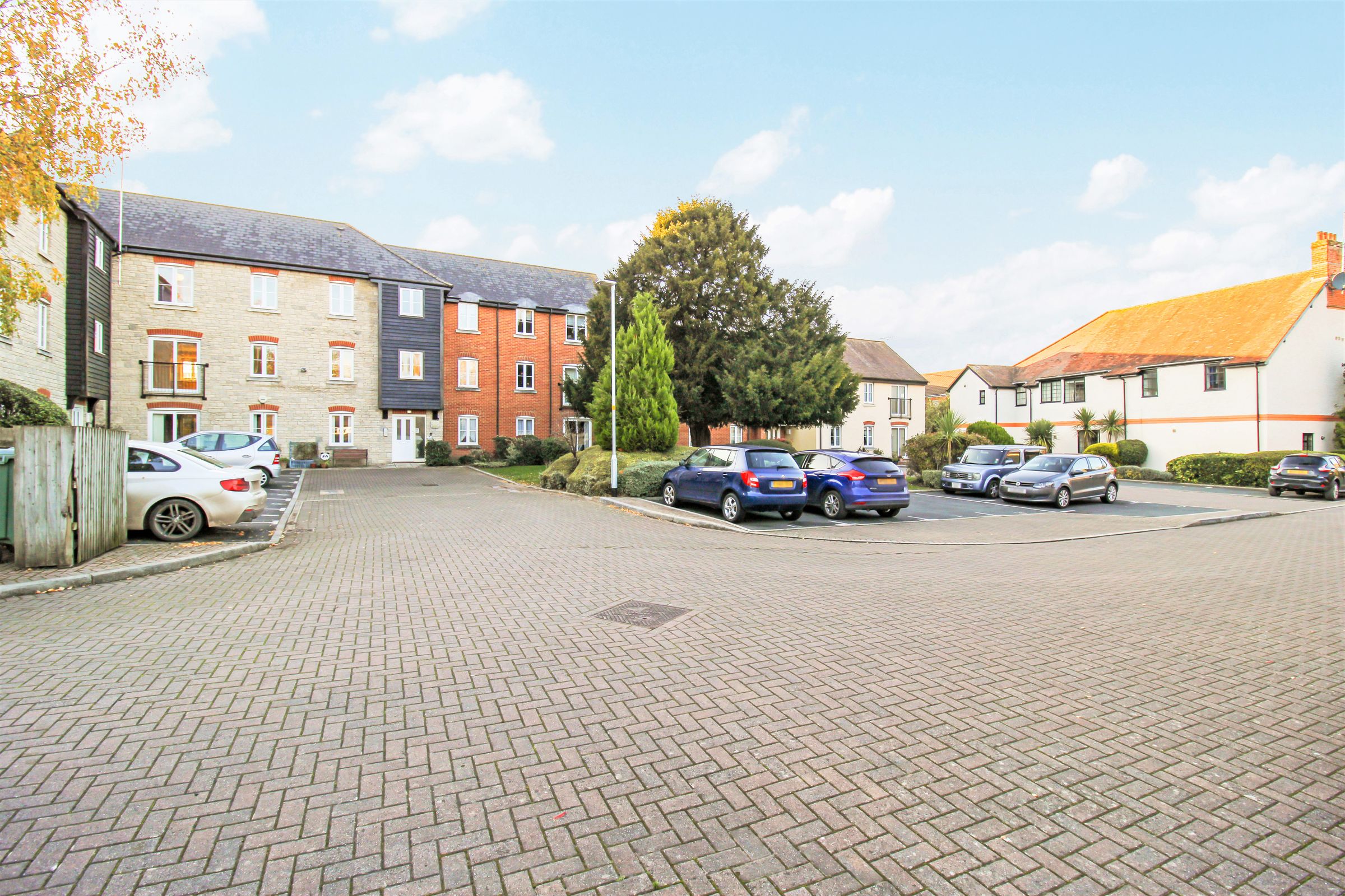 2 bed flat for sale in Ely Court, Wroughton, Swindon SN4 Zoopla