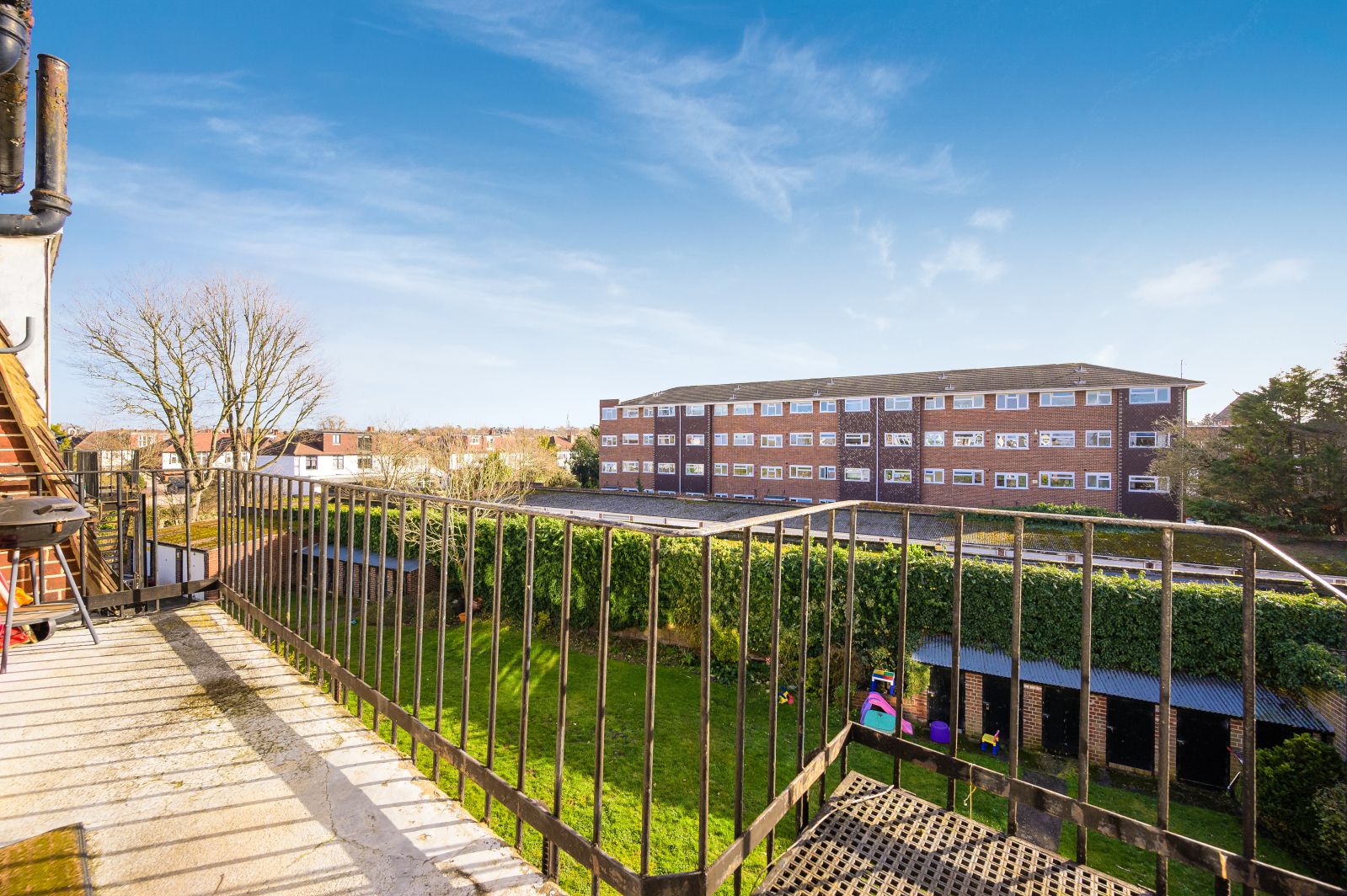 2 bed flat for sale in Portsmouth Road, Surbiton KT6 Zoopla