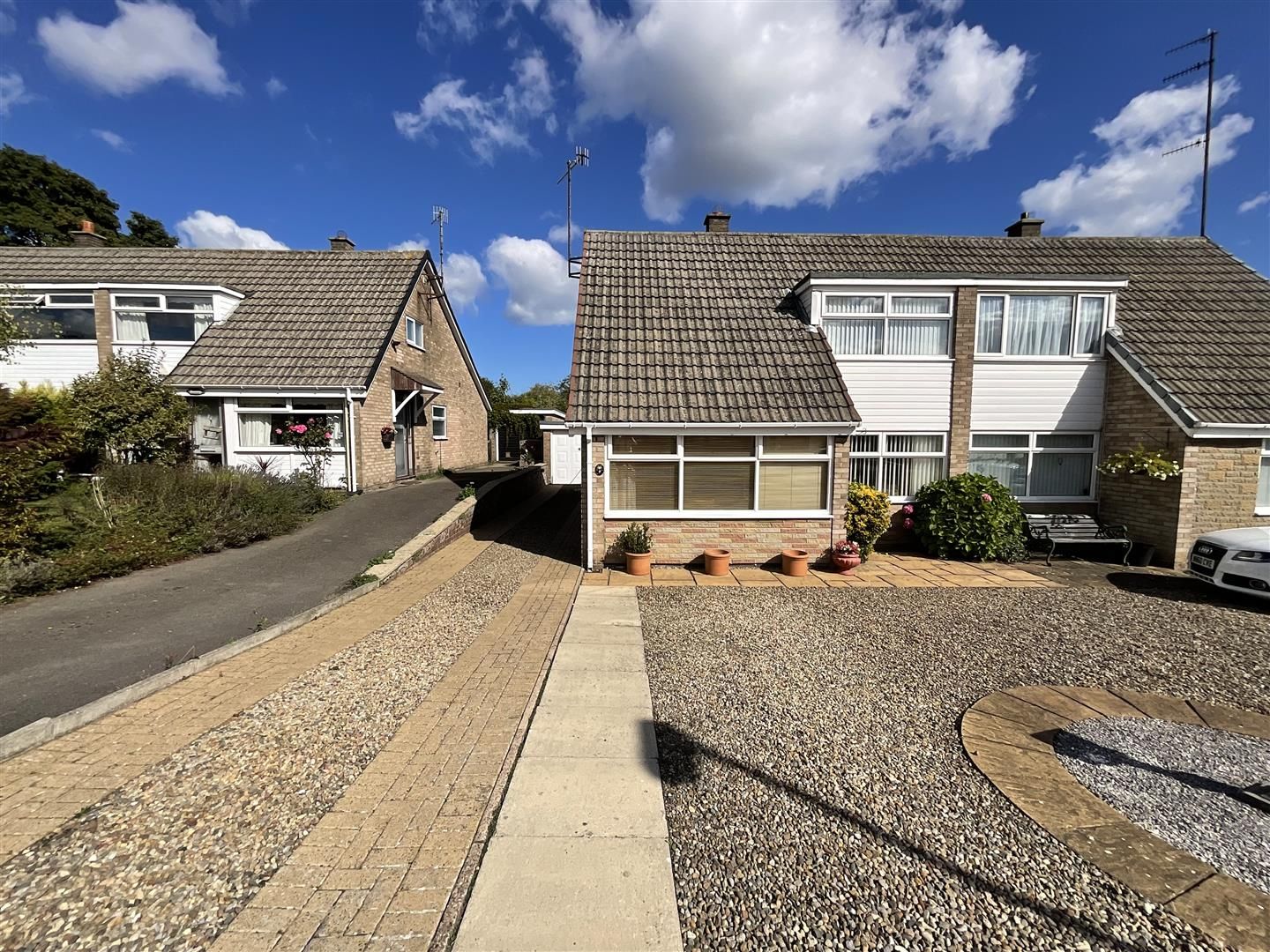 3 bed semidetached bungalow for sale in Dawnay Close, Crossgates