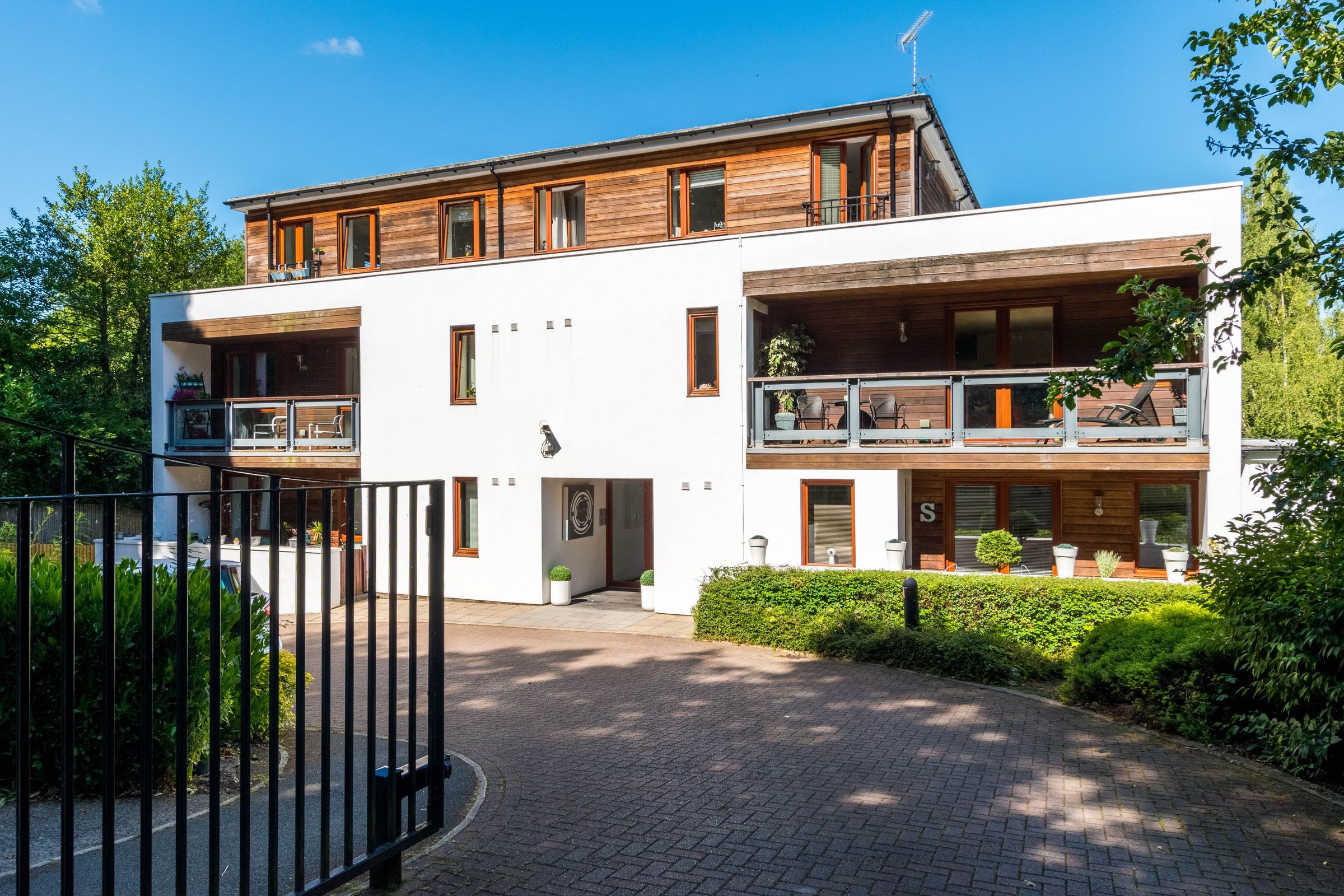 2 bed flat for sale in Allerton Park, Chapel Allerton, Leeds LS7 Zoopla