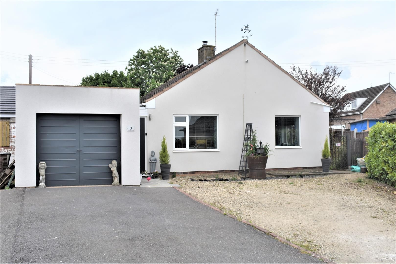2 bed detached bungalow for sale in Checketts Close, Pinvin, Pershore