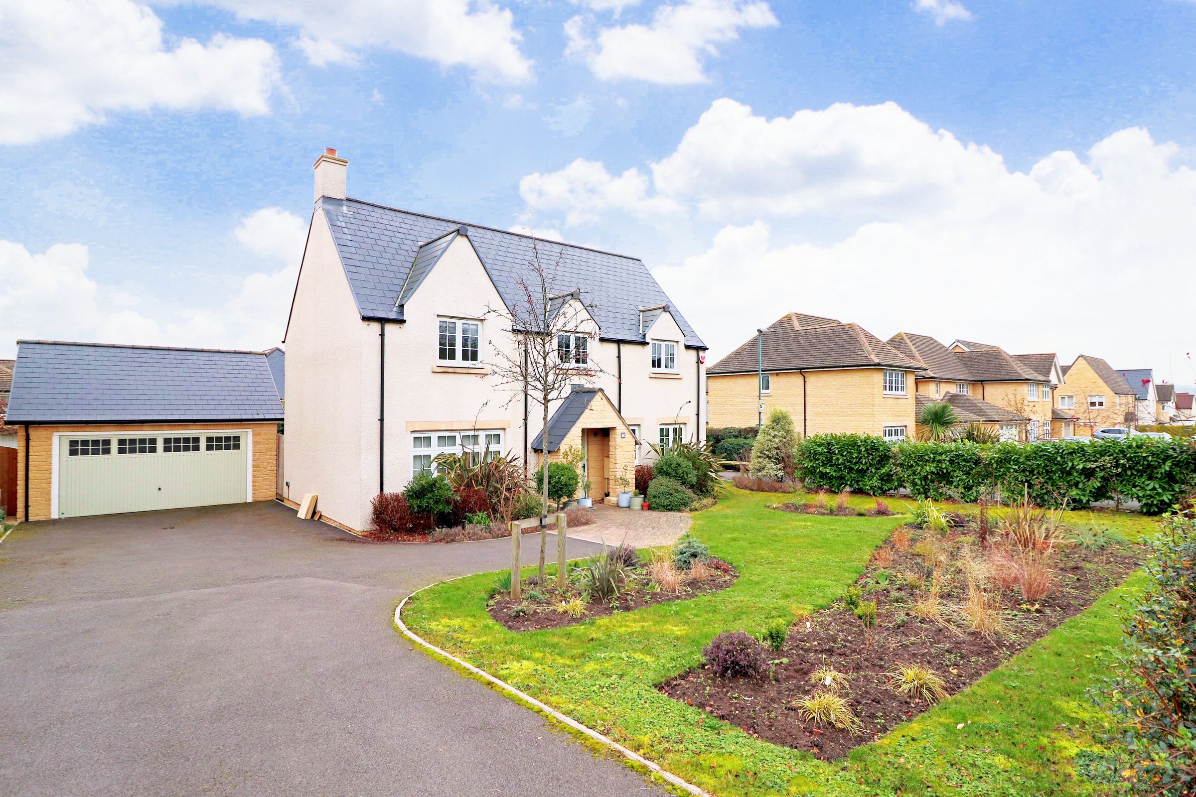 4 bed detached house for sale in Gretton Road, Cheltenham GL54 Zoopla