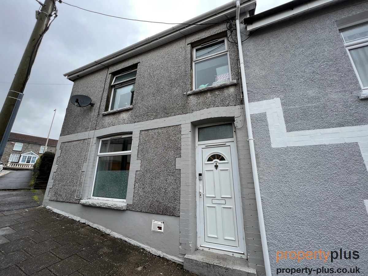 3 bed end terrace house for sale in Ashdale Road Penrhiwfer