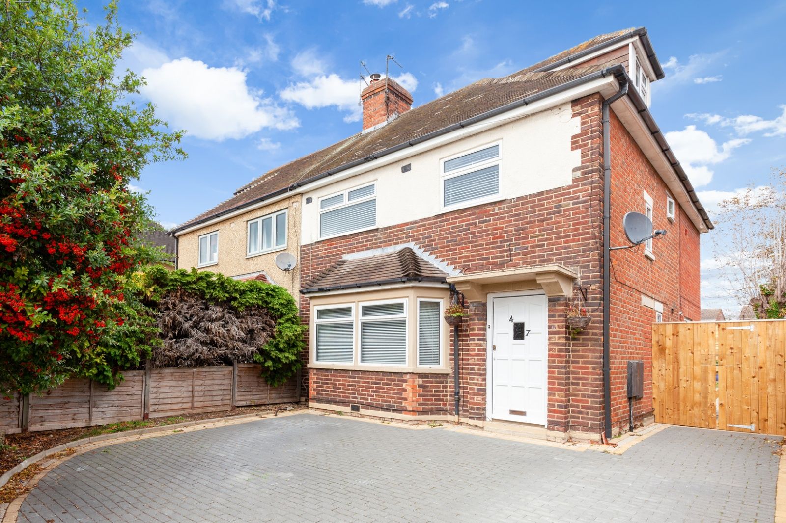 4 bed semidetached house for sale in Cranmer Road, Cowley, Oxford OX4