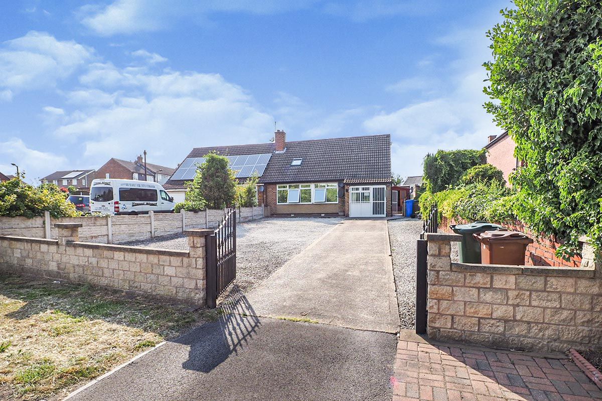 4 bed bungalow for sale in Pontefract Road, Barnsley, South Yorkshire