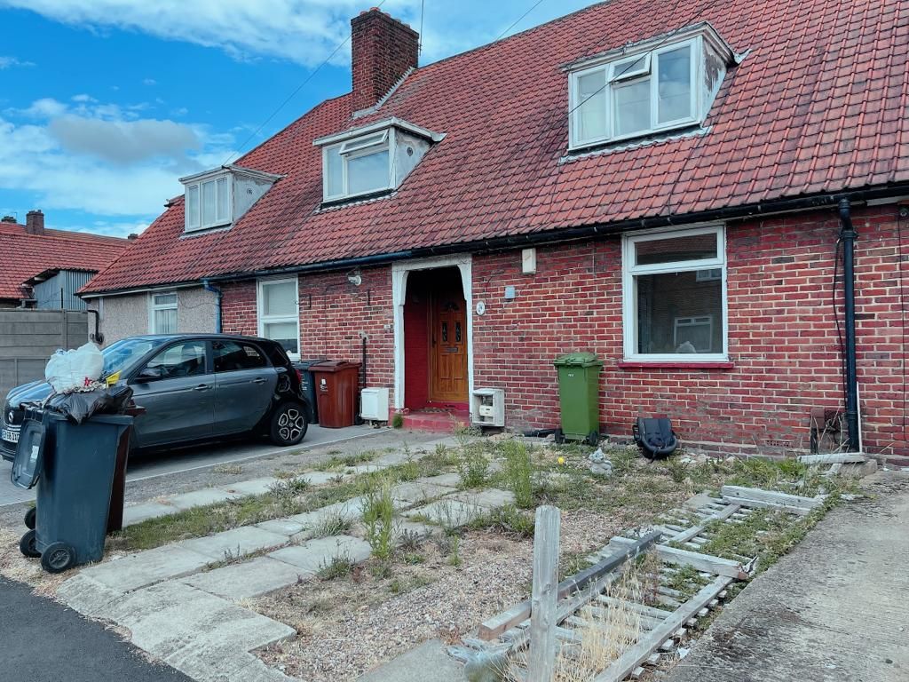 2 bed terraced house for sale in Neville Road, Dagenham RM8 Zoopla