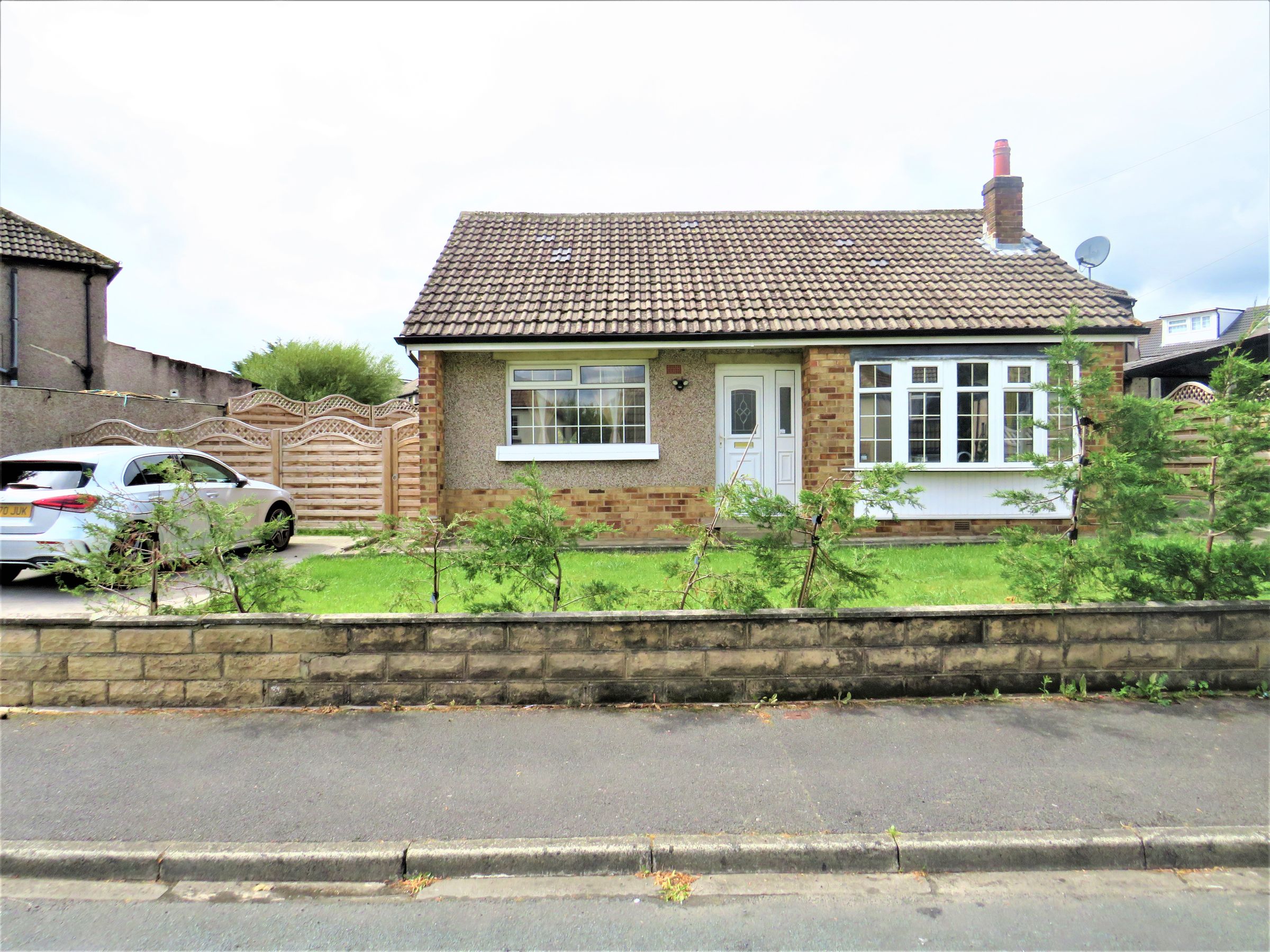 2 bed bungalow for sale in Brantwood Oval, Bradford BD9 Zoopla