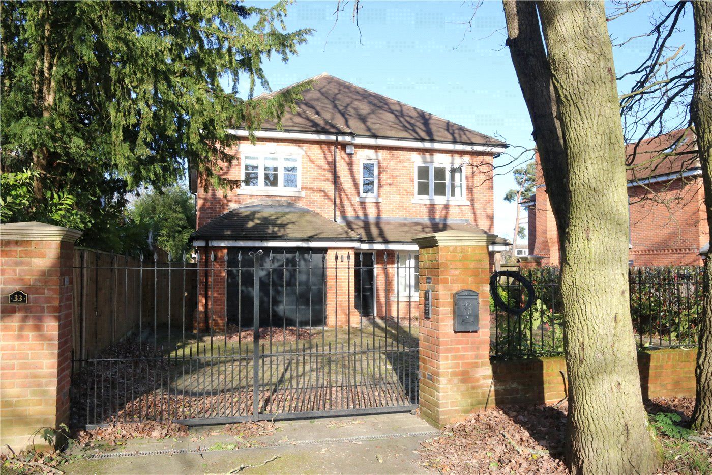 6 bed detached house for sale in Chestnut Avenue, Wokingham, Berkshire