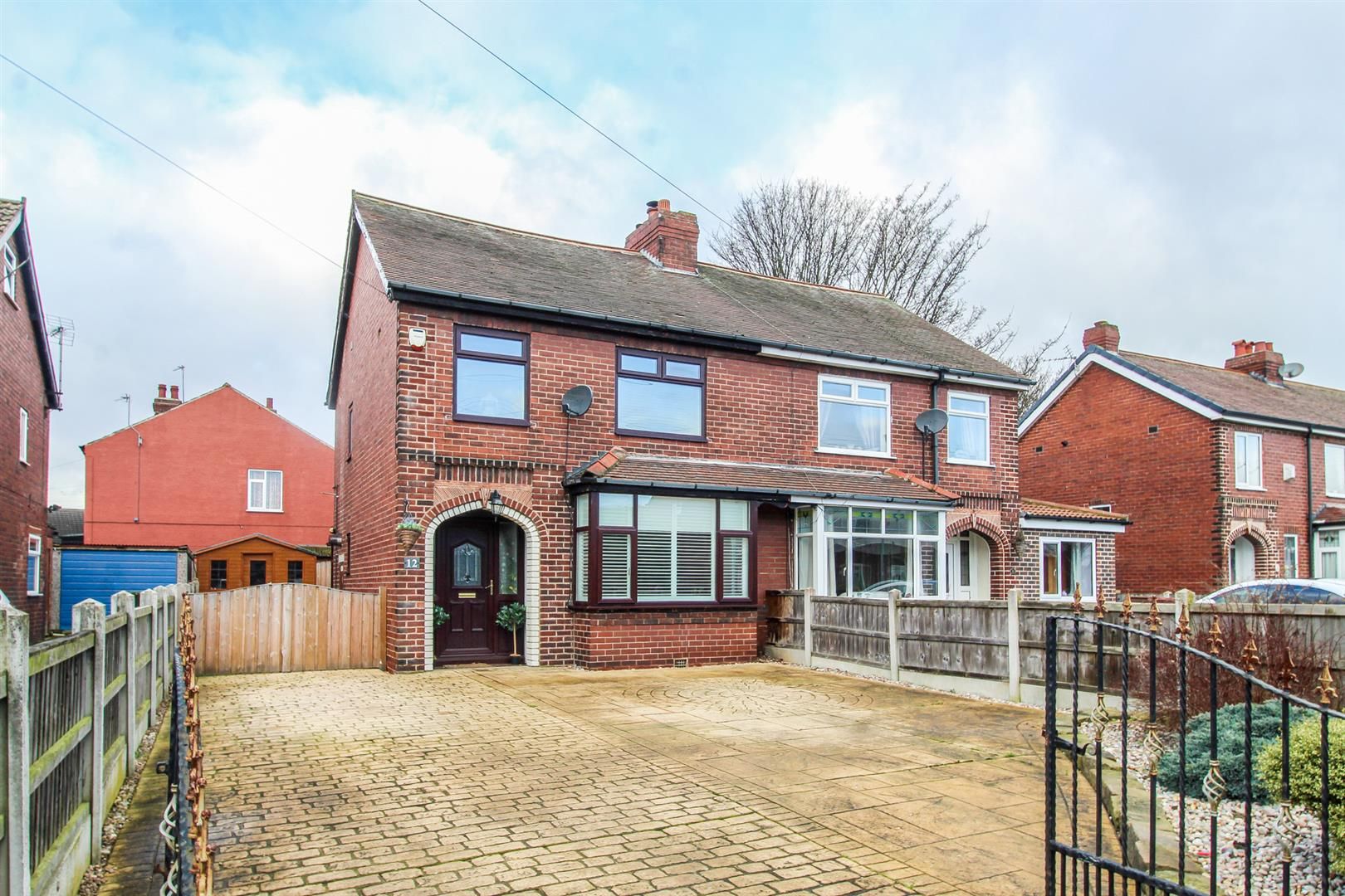 3 bed semidetached house for sale in Calverley Green Road, Altofts