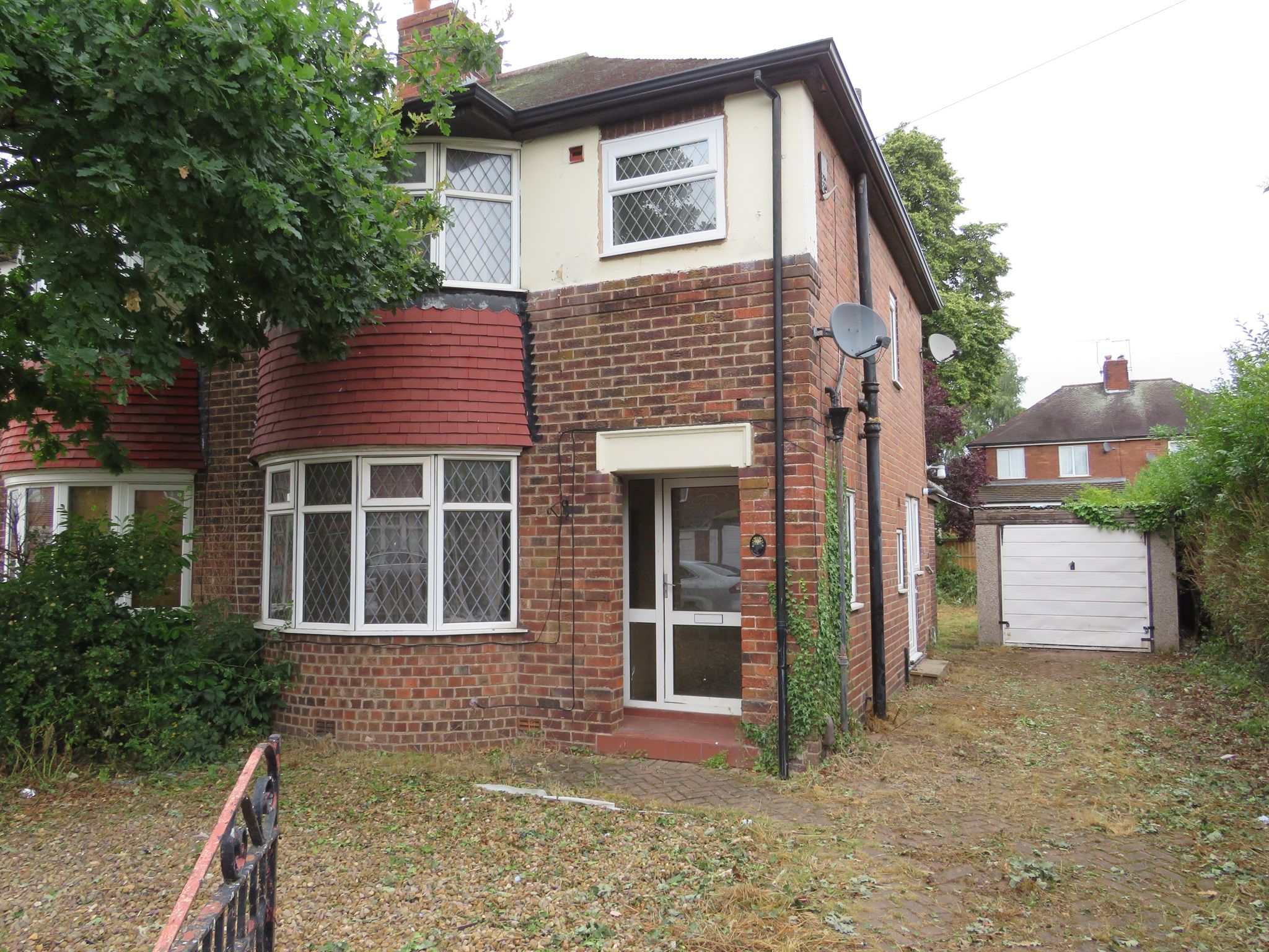 3 bed semidetached house for sale in Liverpool Avenue, Wheatley