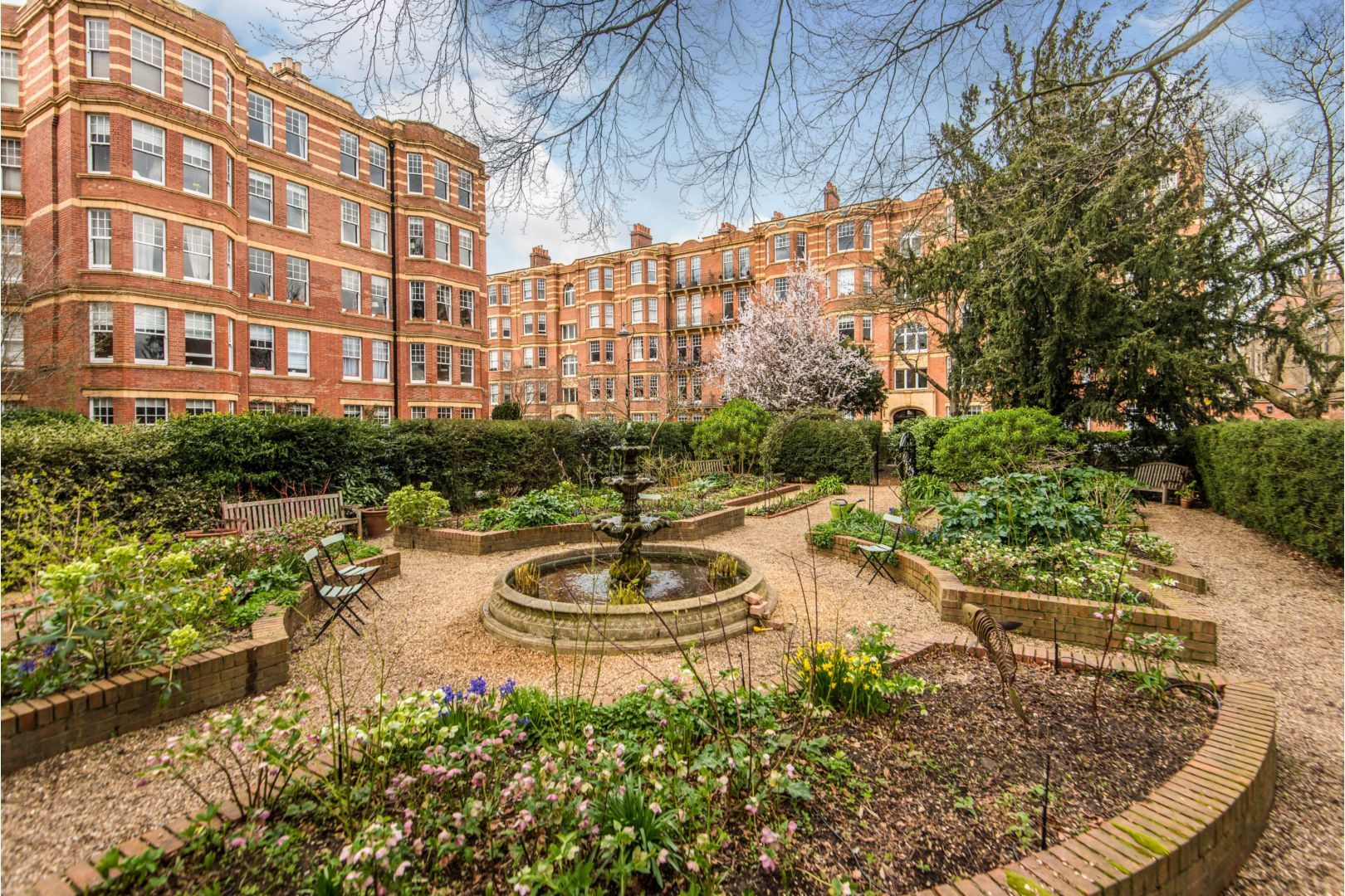 Sutton Court, London W4