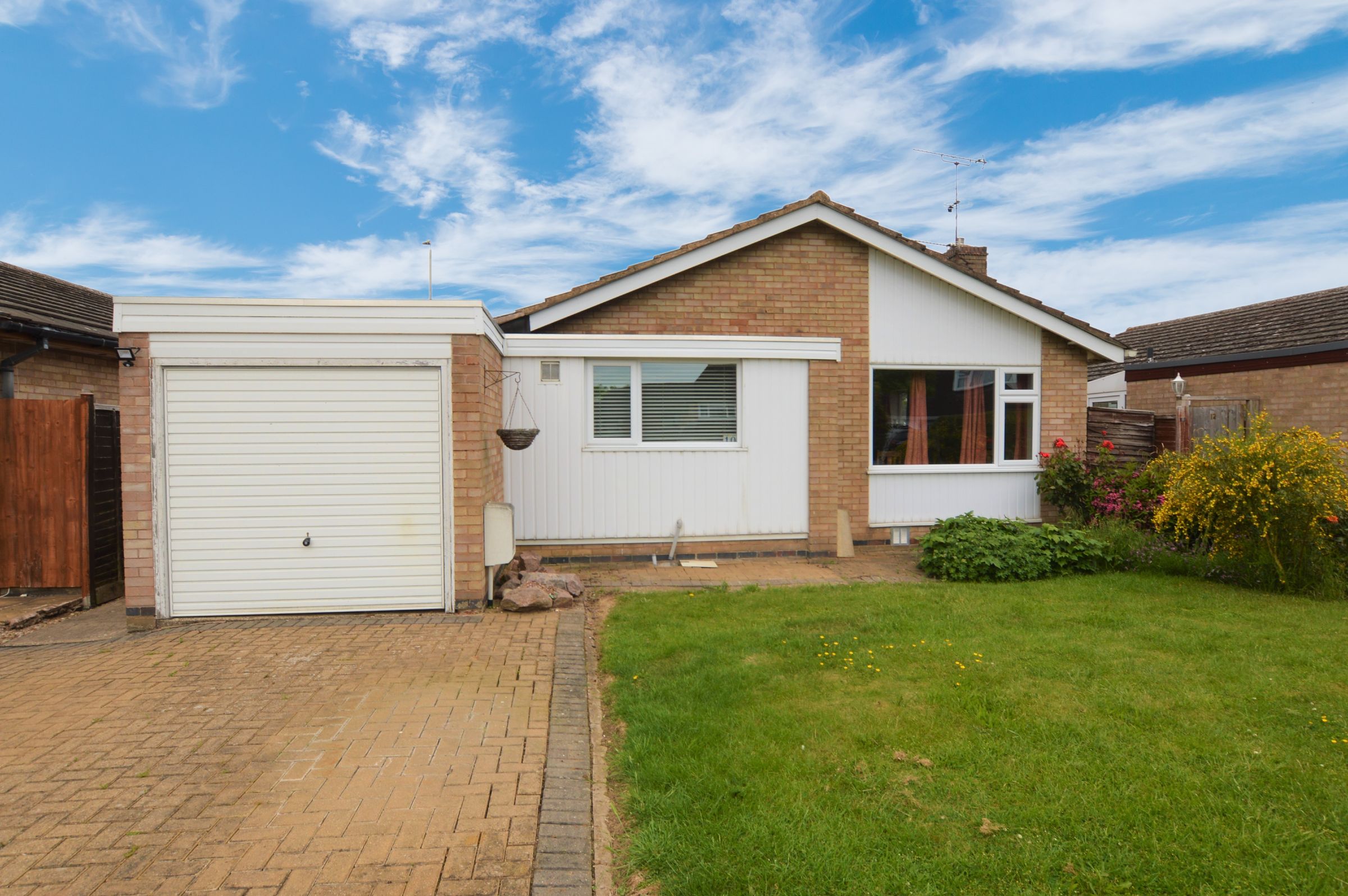 2 bed bungalow for sale in Gayhurst Close, Wigston LE18 Zoopla
