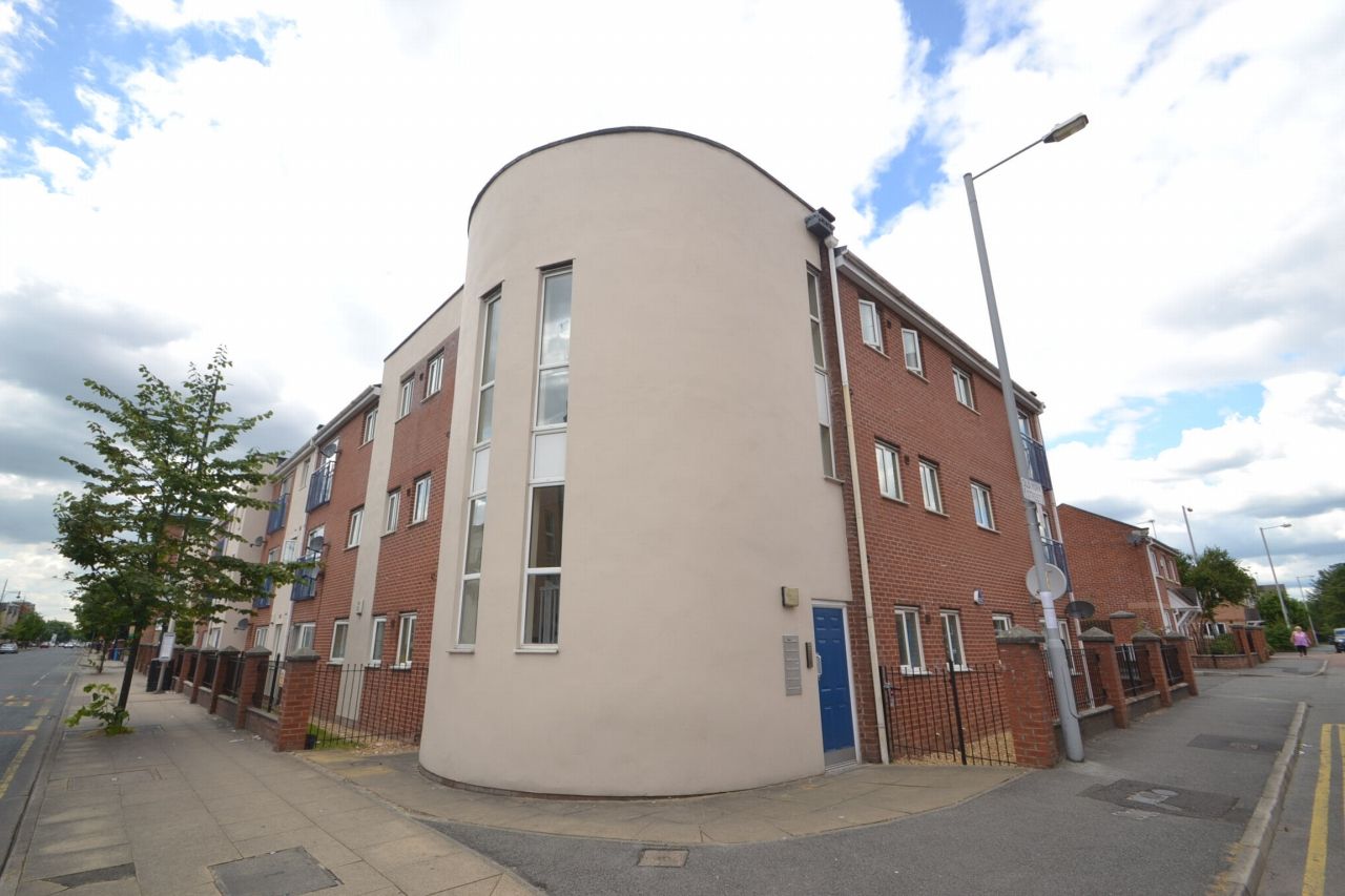 2 bed flat to rent in Old York Street, Hulme, Manchester M15 Zoopla