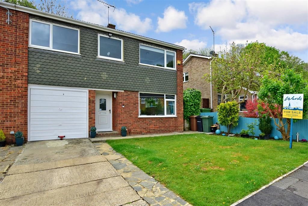 5 bed semidetached house for sale in Chapman Avenue, Maidstone, Kent