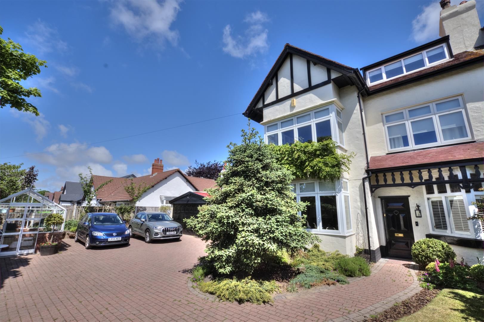 5 bed semidetached house for sale in Eshe Road North, Crosby