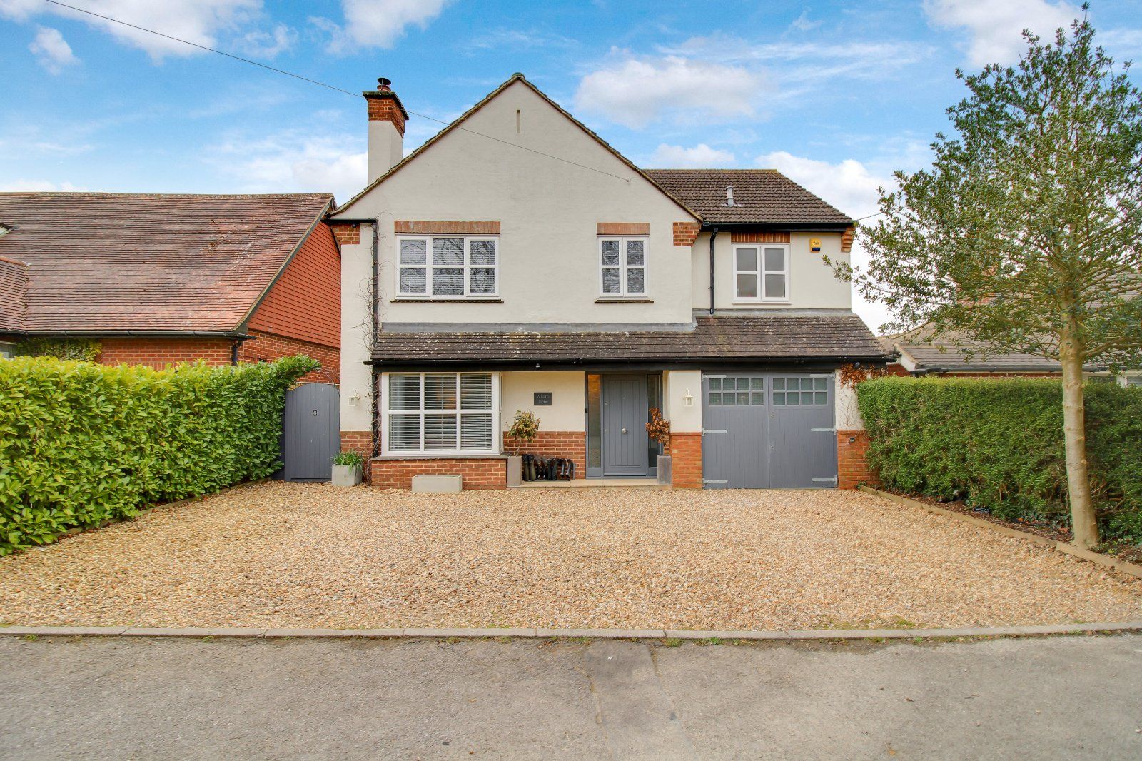 4 bed detached house for sale in Hillside Way, Blunsdon, Wiltshire SN26
