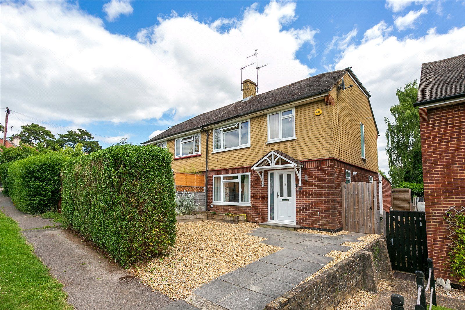 3 bed semidetached house for sale in Pinfold Road, Bushey