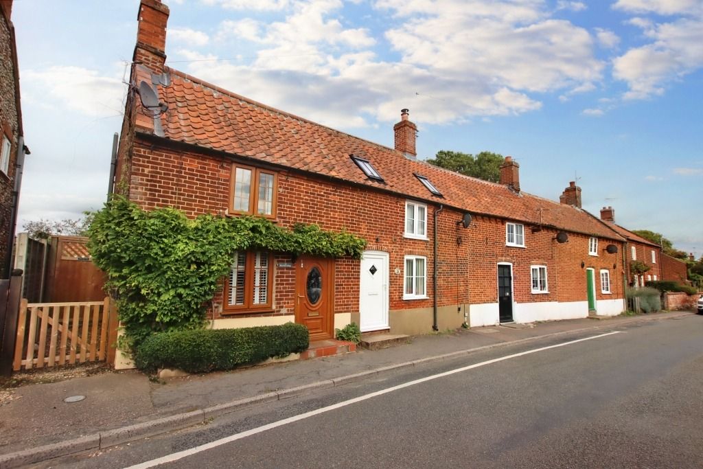 2 bed end terrace house for sale in Eastgate Street, North Elmham