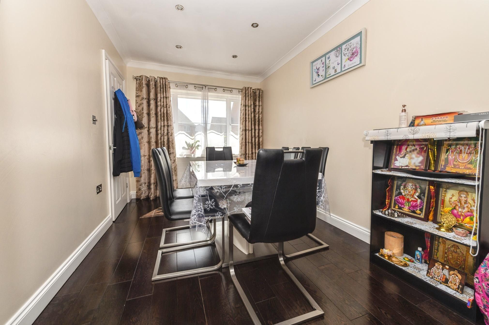 4 bed semidetached house for sale in Thistle Drive, Hatfield AL10 Zoopla