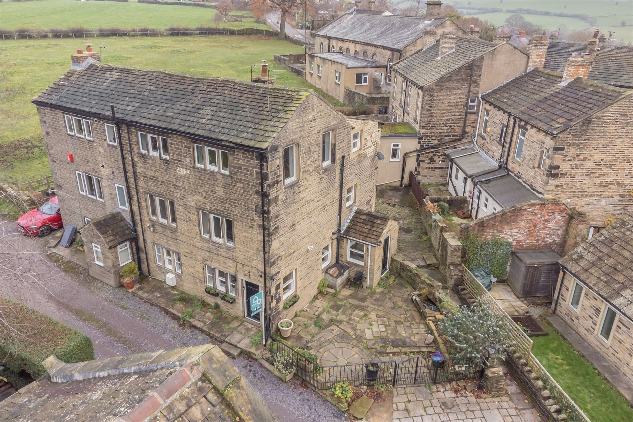 4 bed property for sale in Chapel Fold, Lower Wyke, Bradford BD12 Zoopla