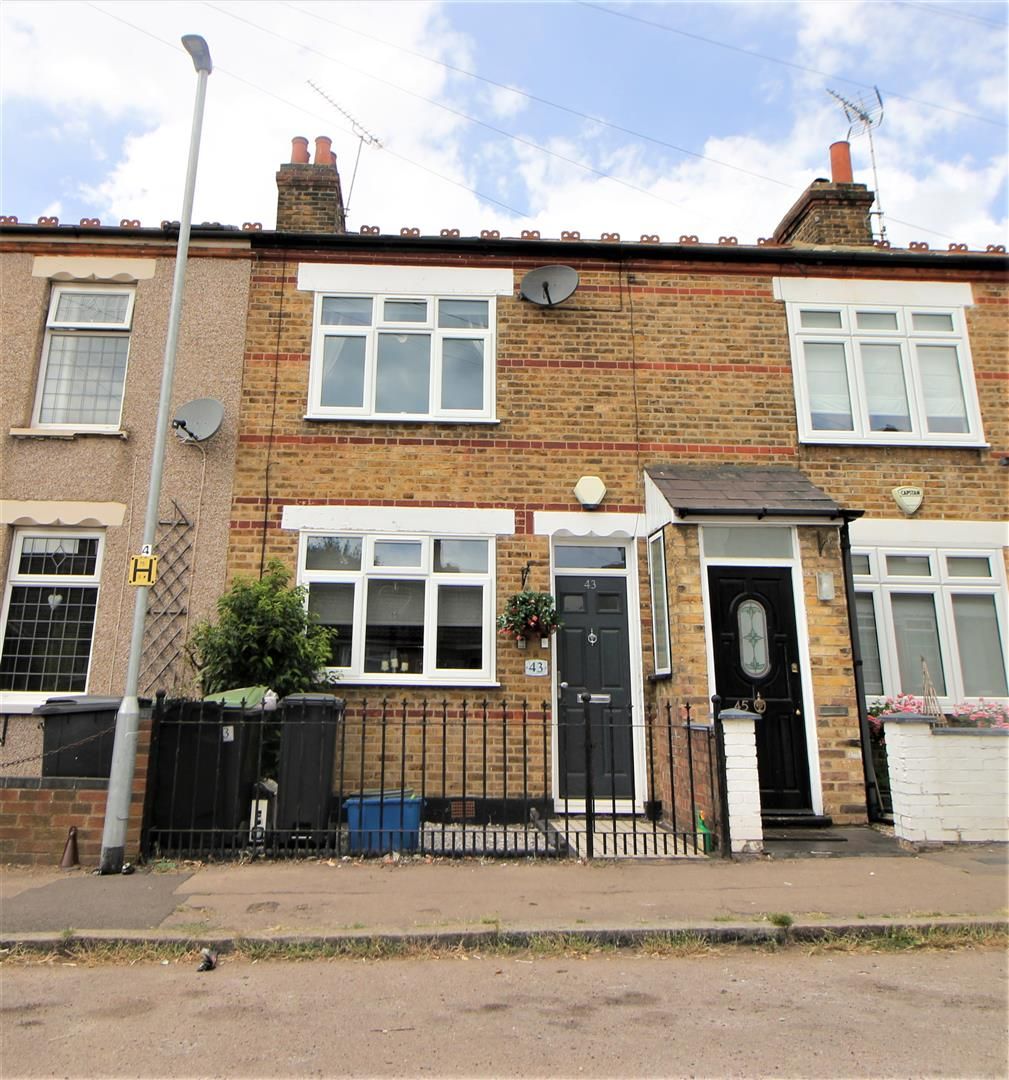 2 bed terraced house for sale in Rounton Road, Waltham Abbey EN9 Zoopla