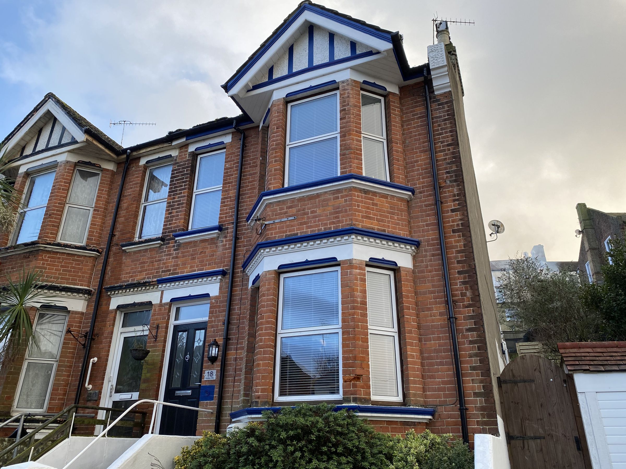 2 bed semidetached house to rent in Beaconsfield Road, Hastings TN34