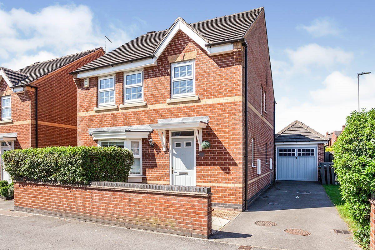 4 bed detached house to rent in Dalefield Road, Normanton, West