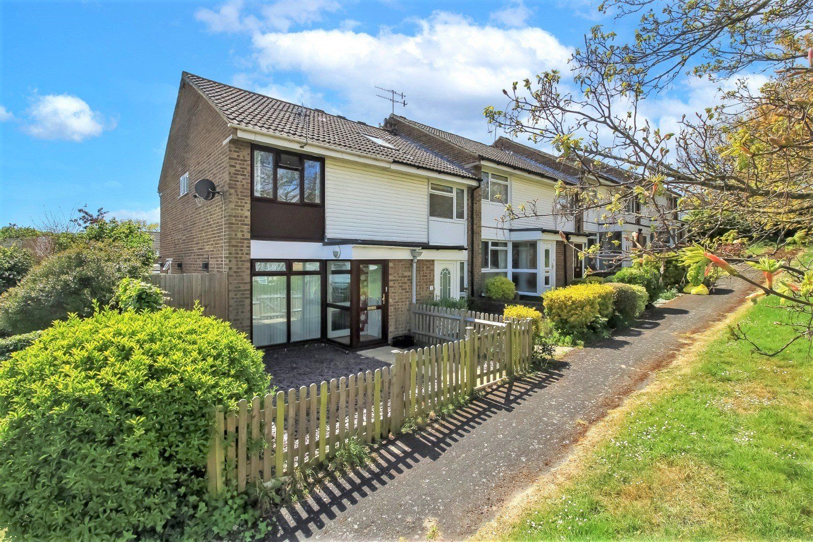 2 Bed End Terrace House For Sale In Westmoreland Walk, Shoreham-By-Sea ...