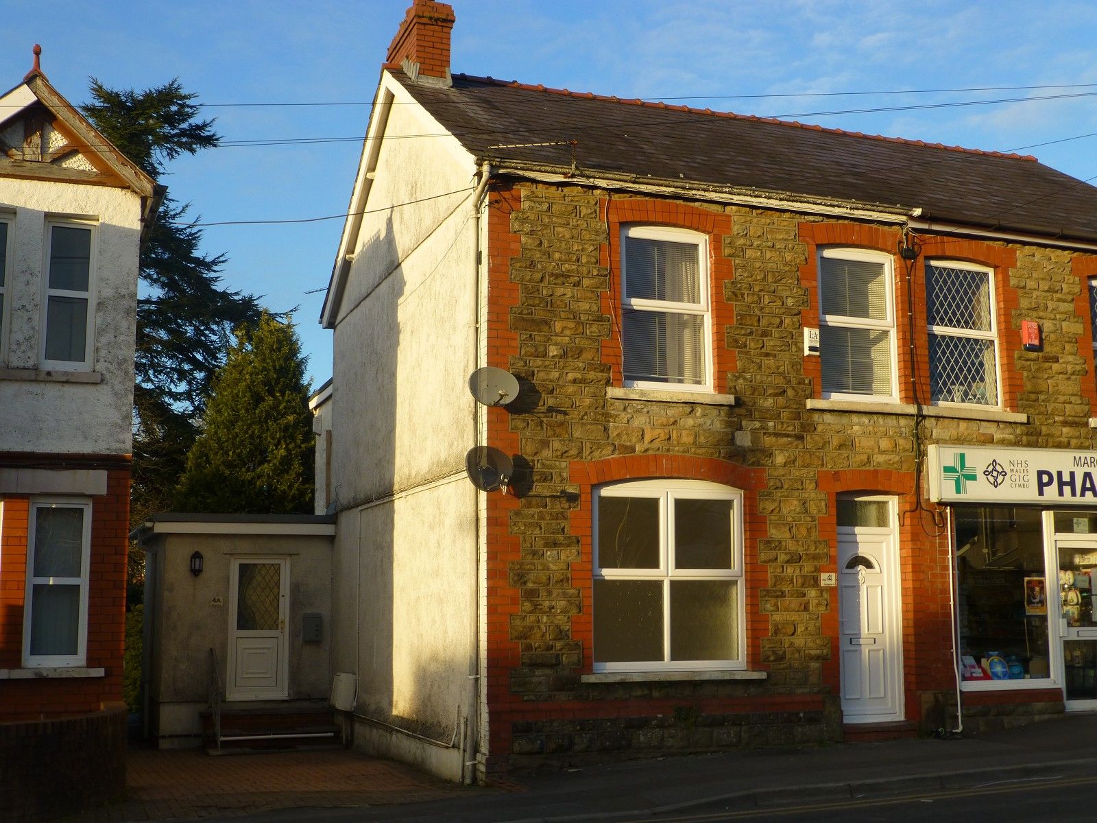 1 bed flat to rent in Margaret Street, Ammanford, Carmarthenshire. SA18