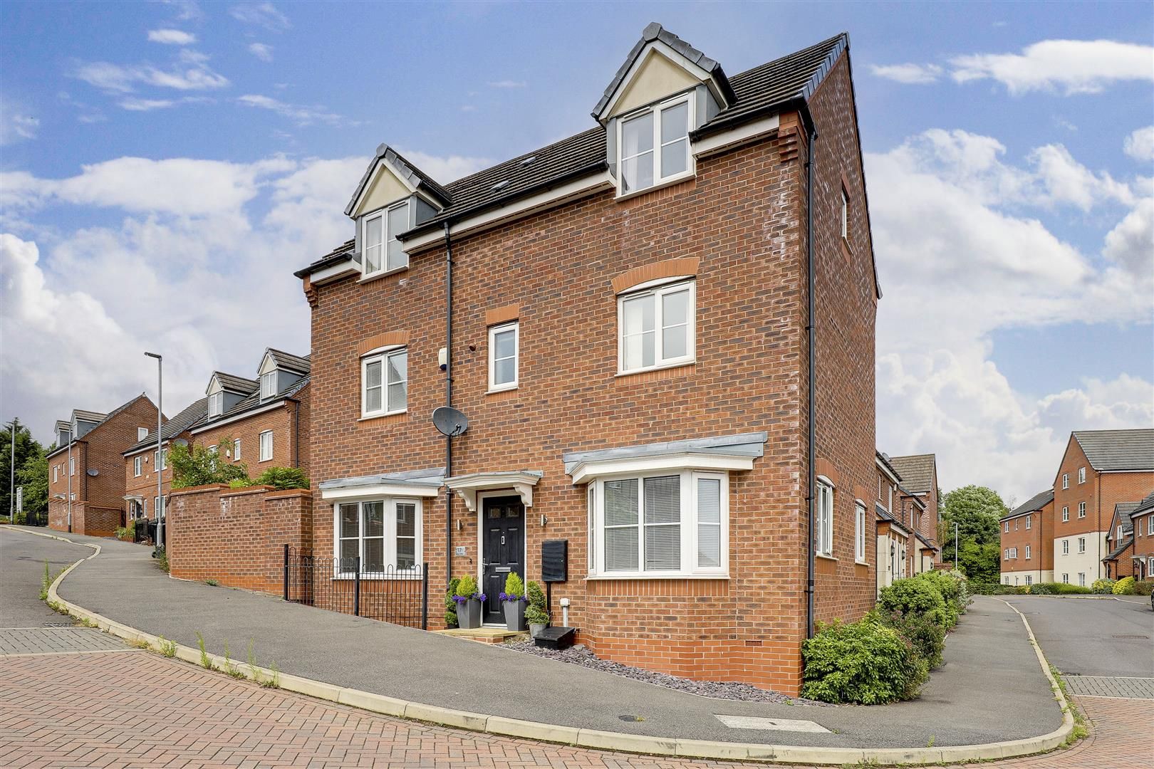 4 bed detached house for sale in Bailey Drive, Mapperley
