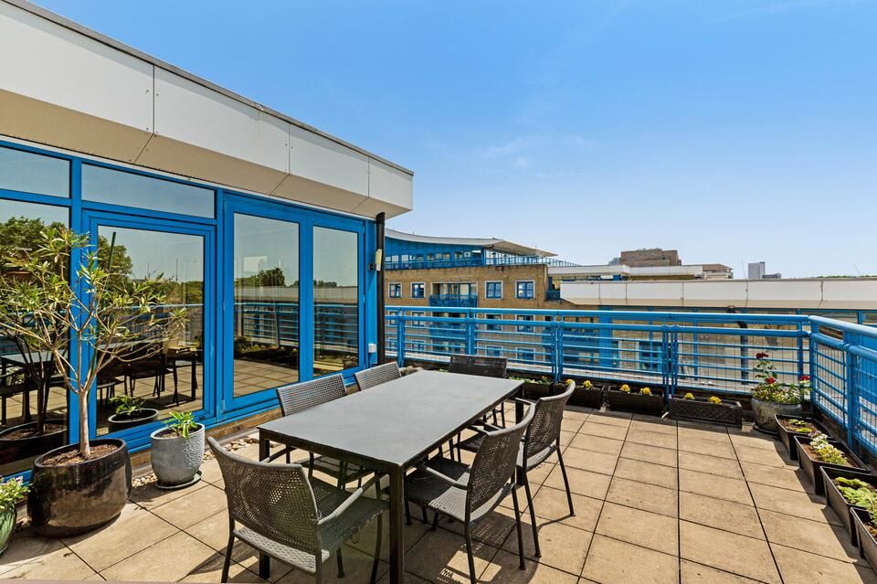 2 bed flat for sale in Rotherhithe Street, London SE16 Zoopla