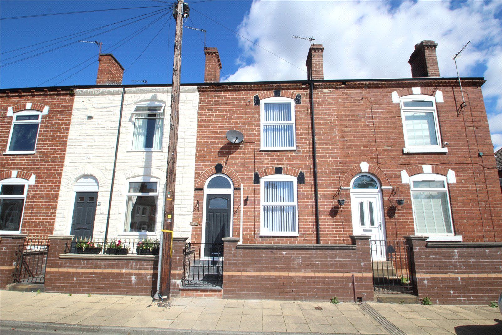2 bed terraced house to rent in Roundhill Road, Castleford WF10 Zoopla