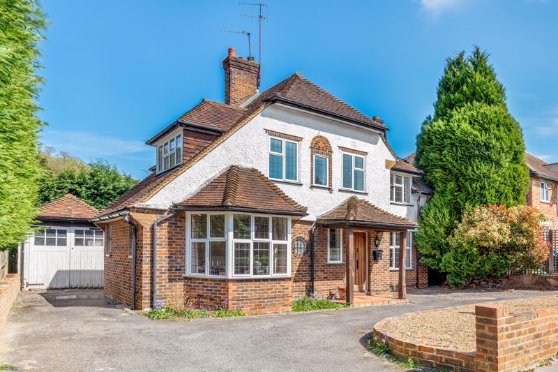 4 bed detached house for sale in Croham Valley Road, Selsdon, South