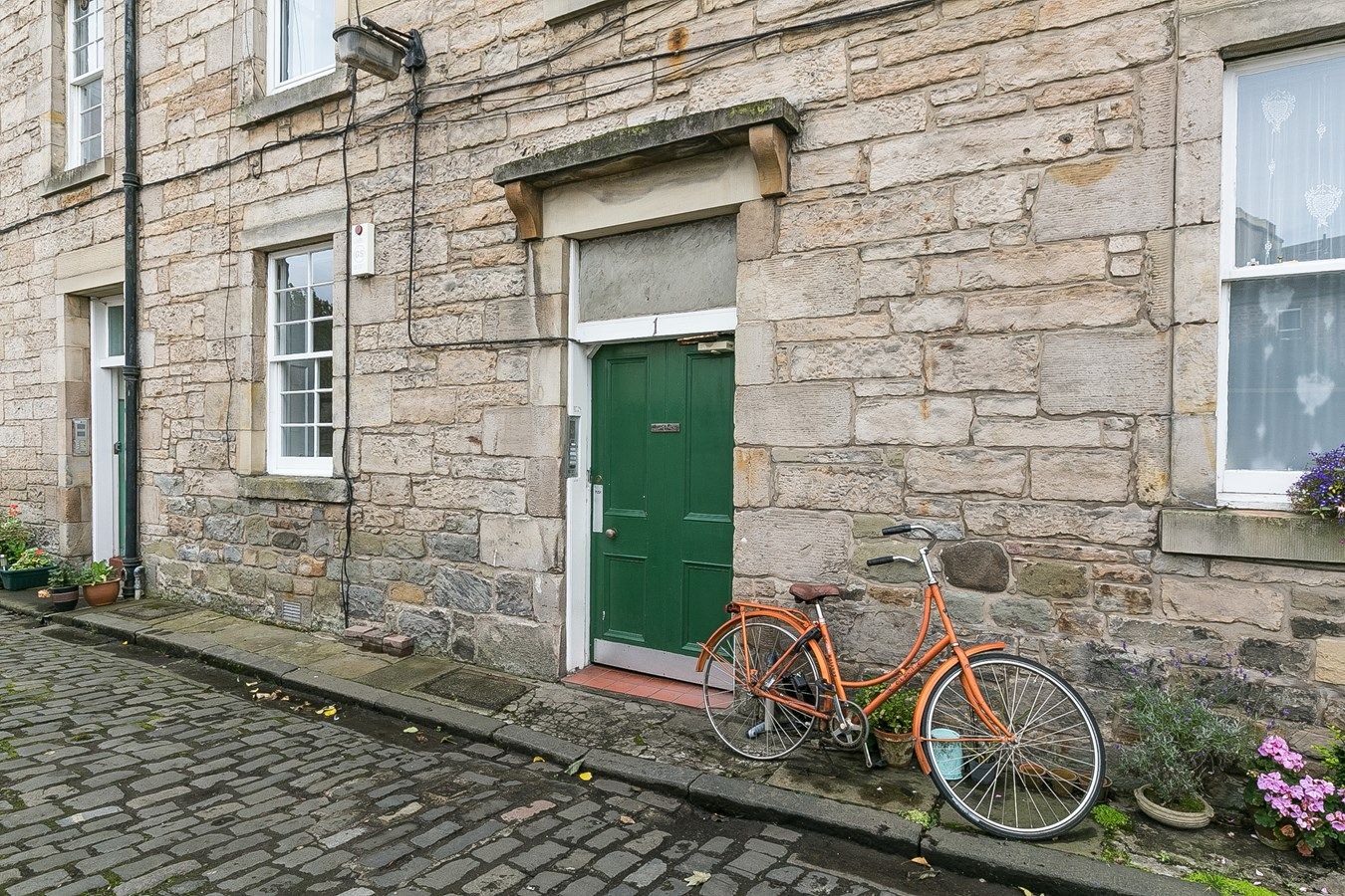 Munro Place, Canonmills, Edinburgh EH3  