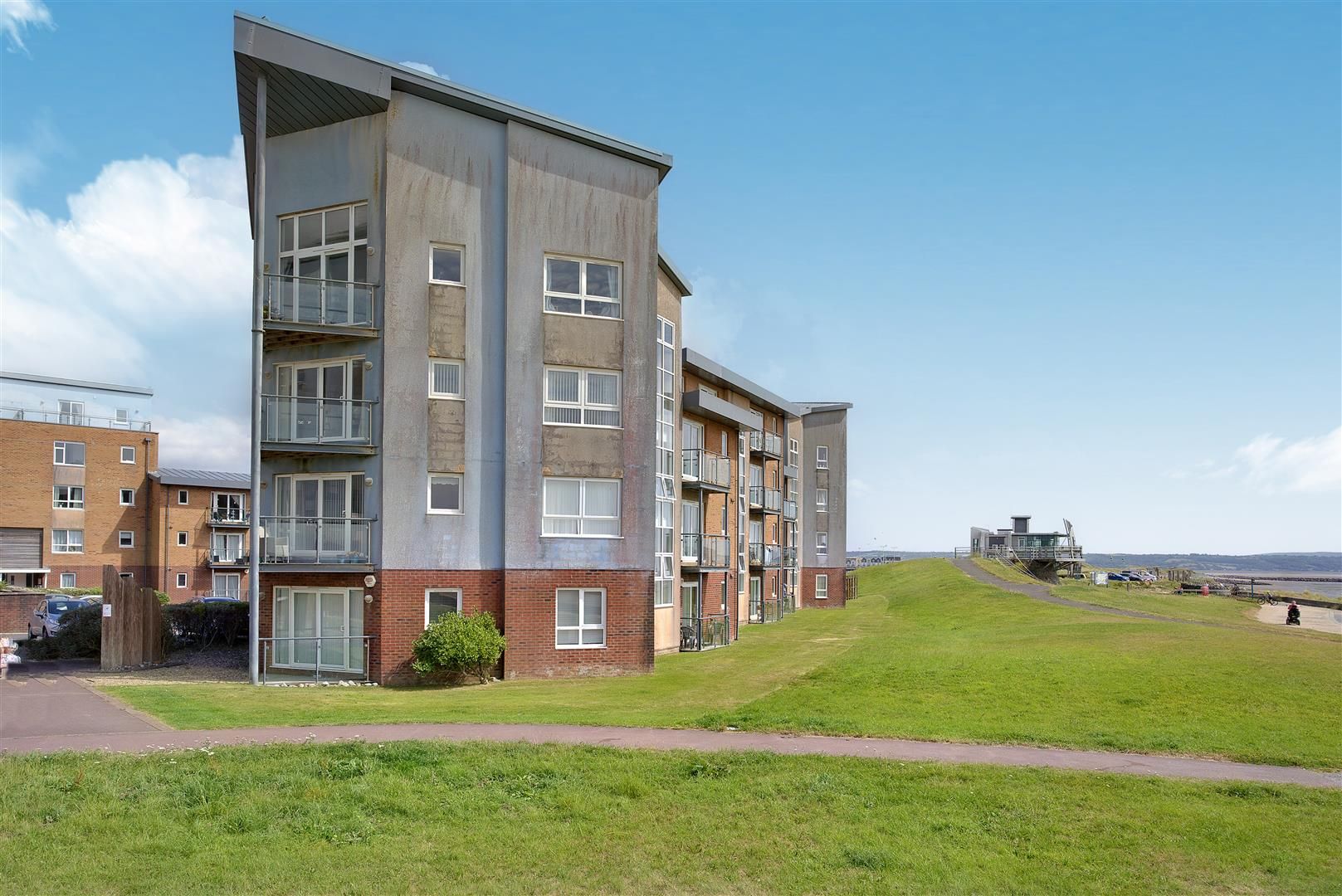 2 bed flat for sale in Pentre Doc Y Gogledd, Llanelli SA15 Zoopla