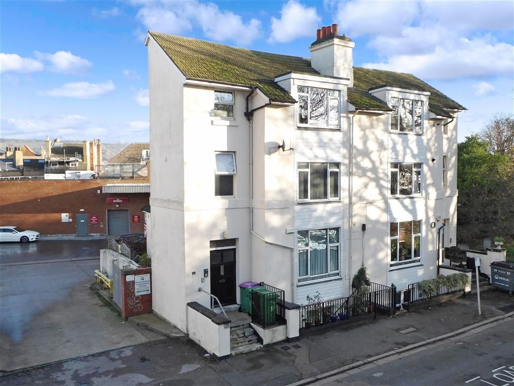 1 bed flat for sale in West Cliff Gardens, Folkestone, Kent CT20 Zoopla